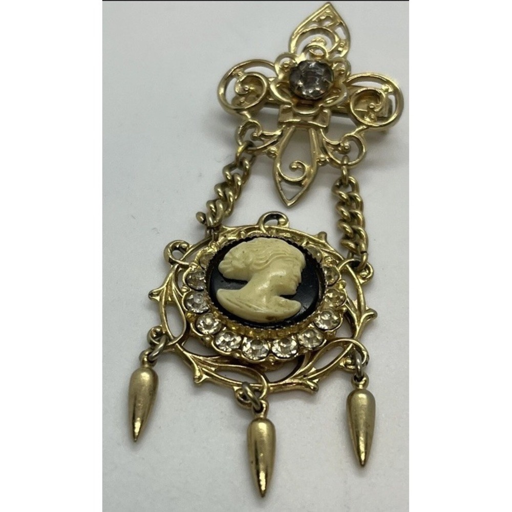 Vintage Gold Tone Dangle Cameo Brooch Pin And Earrings